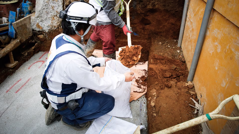 横浜の採土作業